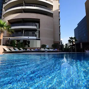 Szálloda Majestic Retreat, Dubaj