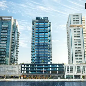 The First Collection Waterfront Dubaï