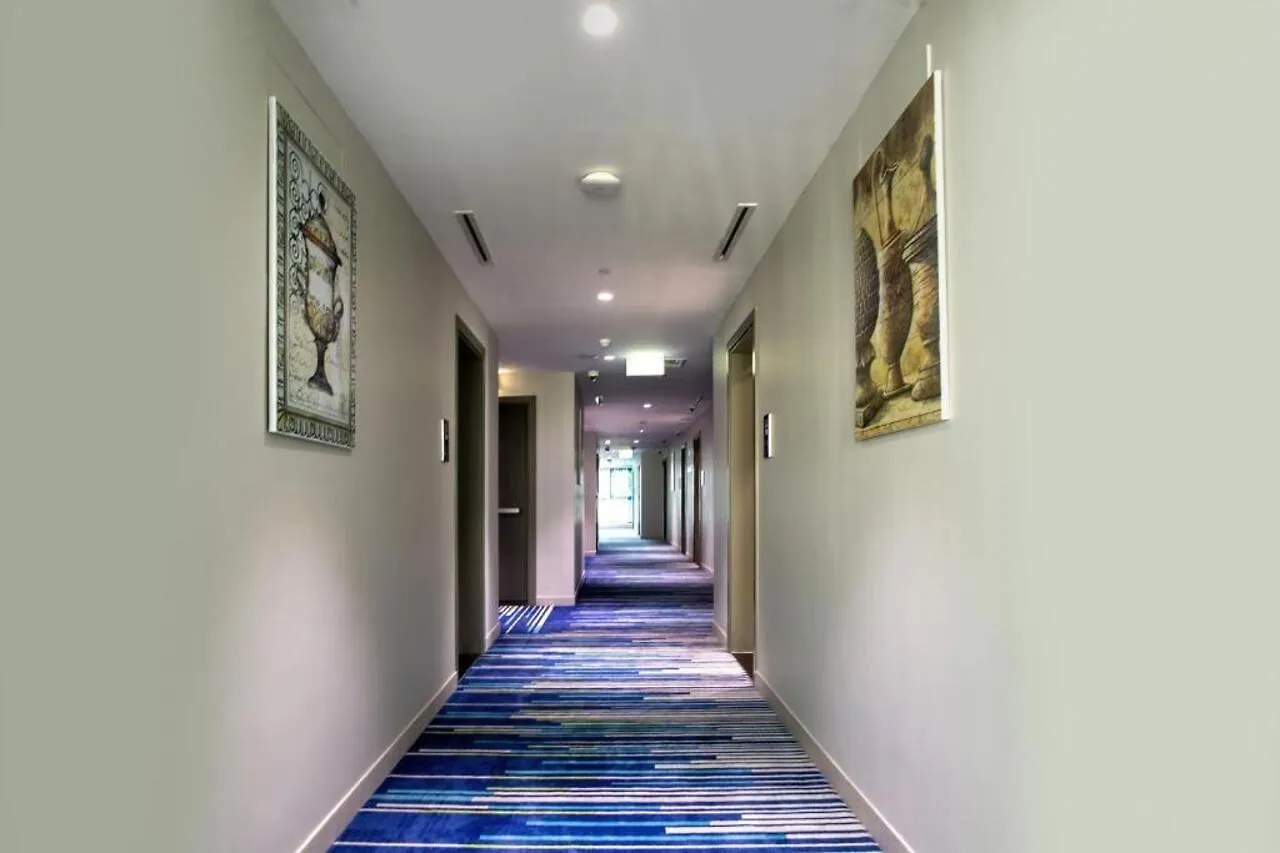 City Avenue Al Reqqa Hotel Dubai